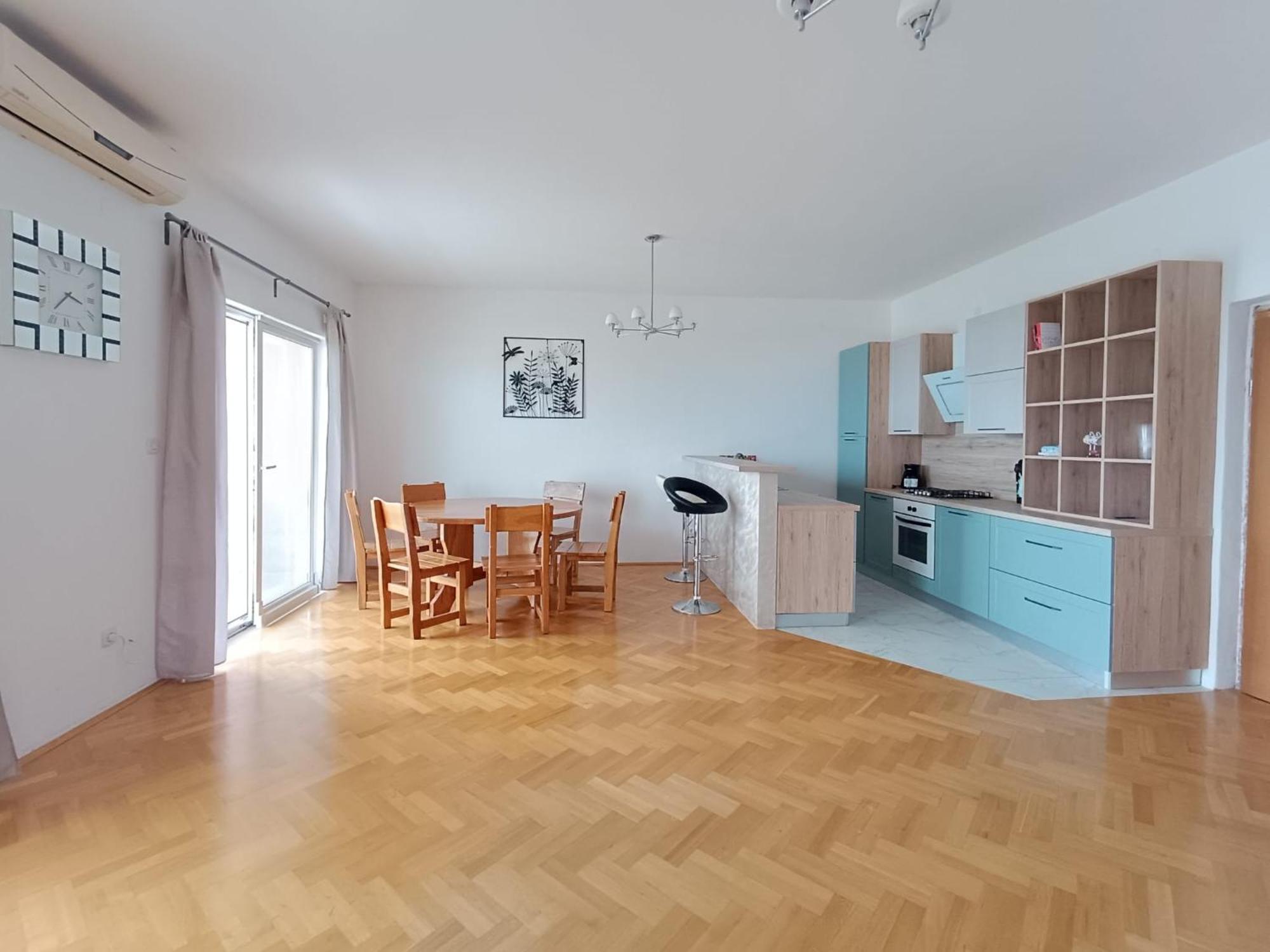 Apartment Lo - With Swimming Pool Split Room photo