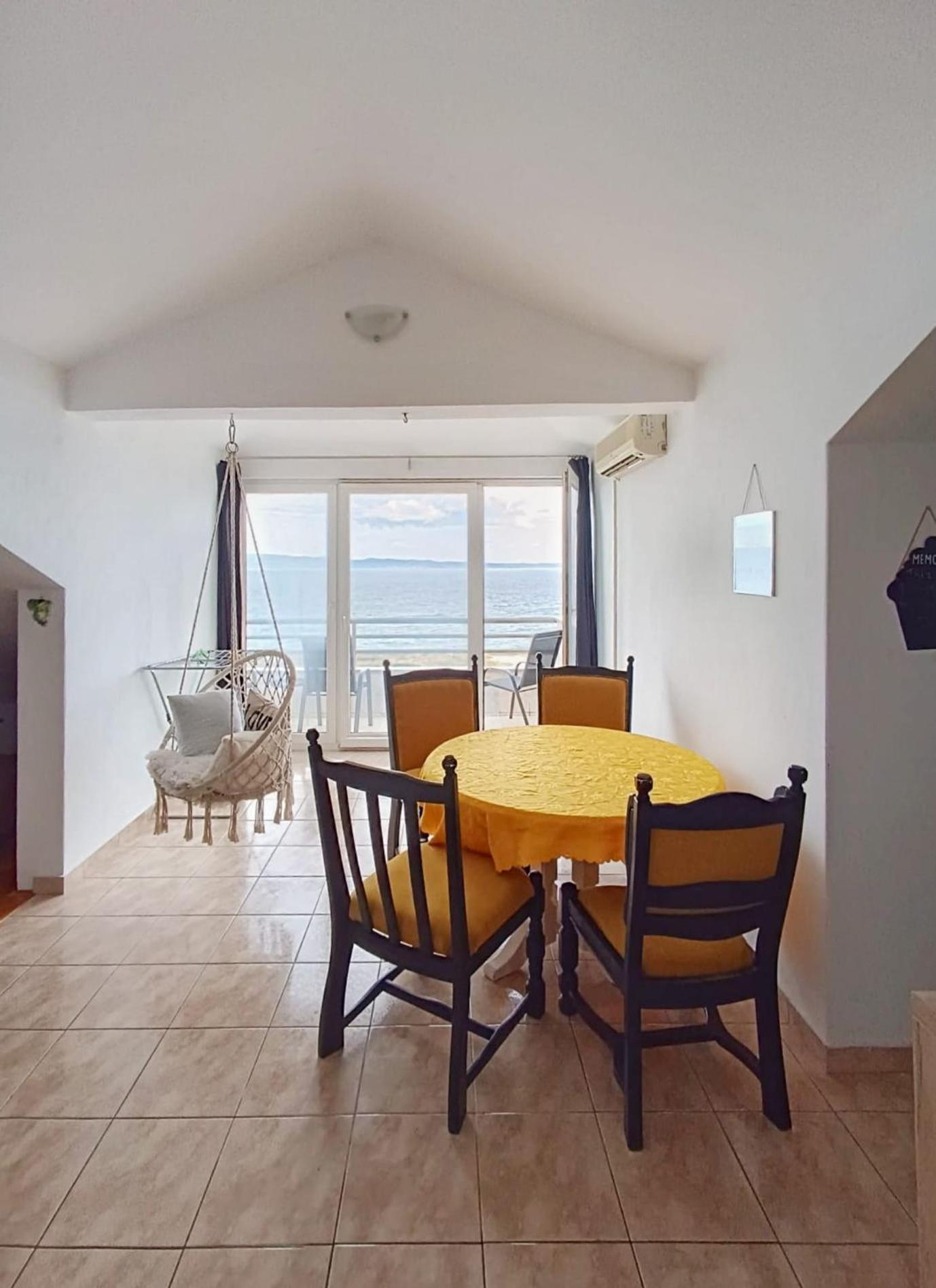 Apartment Lo - With Swimming Pool Split Exterior photo