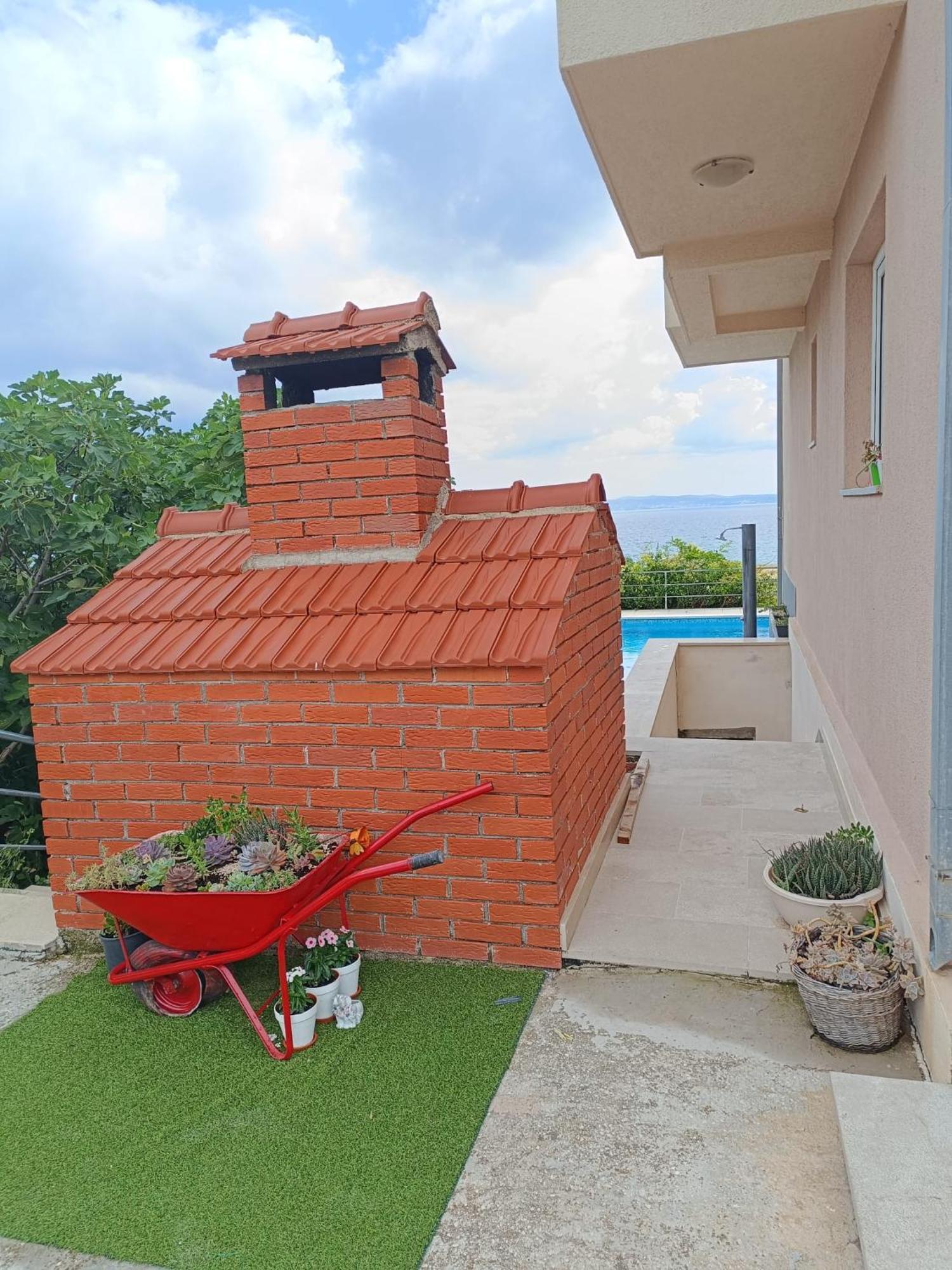 Apartment Lo - With Swimming Pool Split Exterior photo
